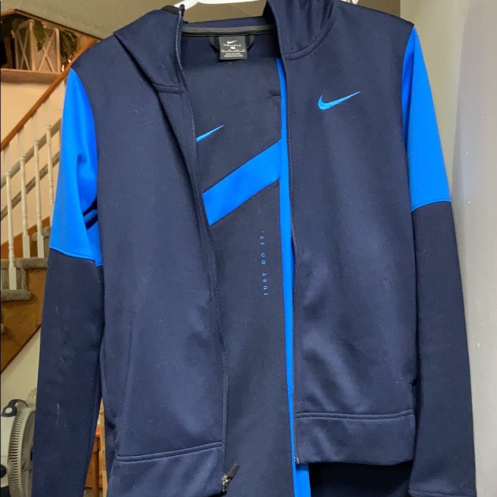 women’s nike tracksuit